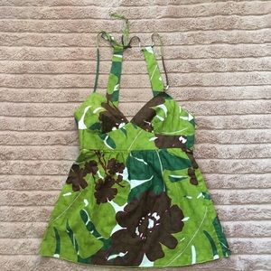 TRINA TURK woman’s playful summer floral top. S-10